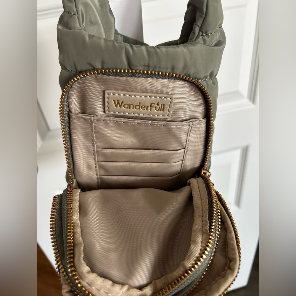 Wanderfull Quilted Sage Crossbody Convertible Hydrobag Waterbottle Purse NWT - Picture 15 of 16